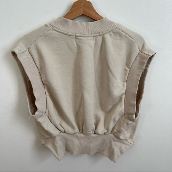 Stylenanda Cropped Sweater Vest - Picture 2 of 3